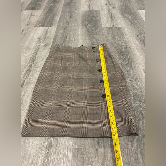 H&M Knee-length skirt in patterned weave with decorative buttons. size 4 - Picture 7 of 10